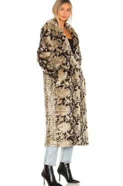 Women Unreal Fur Jackets & Coats>Madam Grace Faux Fur Coat
