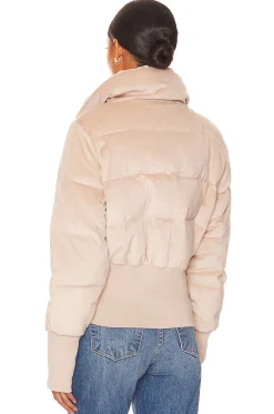 Women Unreal Fur Jackets & Coats><noscript><img width=