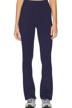 Women Beyond Yoga Pants><noscript><img width=