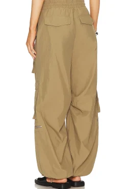 Women Lovers and Friends Pants><noscript><img width=