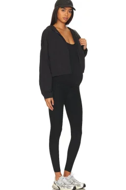 Women Beyond Yoga Pants><noscript><img width=