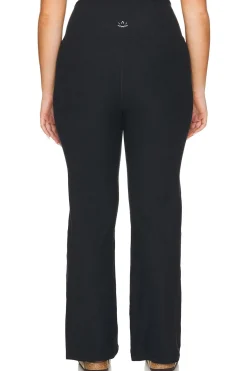 Women Beyond Yoga Pants><noscript><img width=