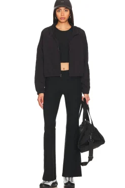 Women Beyond Yoga Pants><noscript><img width=