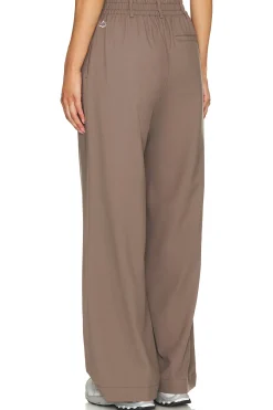 Women Beyond Yoga Pants><noscript><img width=